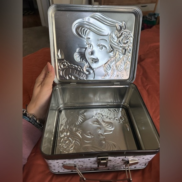 Loungefly Ariel the Little Mermaid Disney Tin Lunchbox - Picture 9 of 9